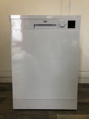 BEKO FREESTANDING DISHWASHER - MODEL DVN04X20W RRP £249: LOCATION - FRONT FLOOR(COLLECTION OR OPTIONAL DELIVERY AVAILABLE)