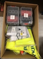 QUANTITY OF CLOTHING & APPAREL ITEMS  WHITE HI-VIS VEST : LOCATION - C