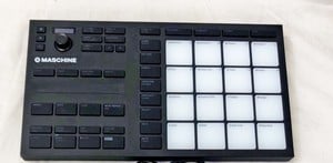 NATIVE INSTRUMENTS MASCHINE MIKRO MK3 SOUND PAD: MODEL NO MM346452388009A (RRP £219): LOCATION - T RACK