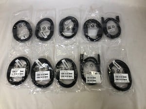 10X LENOVO 1M USB C TO C CABLE ACCESSORY: MODEL NO SC11B41470:: LOCATION - U RACK