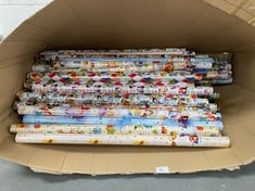 QUANTITY OF WRAPPING PAPER VARIOUS MODELS INCLUDING WINNIE THE POOH .