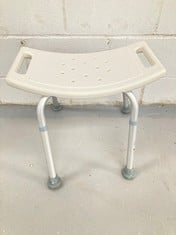 2 X MOVICLINIC SAN FERMIN SHOWER CHAIR .