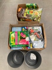 QUANTITY OF MISCELLANEOUS GARDEN ITEMS INCLUDING SEEDS .