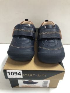 START RITE FOOTPRINT CHILDREN'S NAVY LEATHER SHOES - SIZE 6.5 G