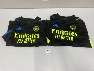 2 X ADIDAS ARSENAL T-SHIRTS - SIZE: 11/12YRS & 13/14YRS