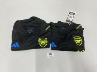 2 X ADIDAS ARSENAL T-SHIRTS - SIZE: 9/10YRS