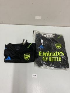 2 X ADIDAS ARSENAL T-SHIRTS - SIZE: 9/10YRS & 13/14YRS