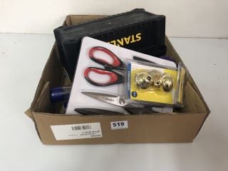 BOX OF ITEMS TO INC.DERBY EXTRA DOUBLE EDGE BLADES FOR BARBER RAZORS