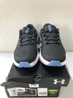 UNDER ARMOUR MEN'S RUNNING CHARGED SURGE 4 TRAINERS - SIZE: 7