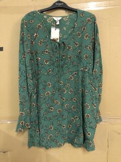 3 X RIVER ISLAND KEYHOLE MINI GREEN FLORAL DRESS - SIZE: 14 - RRP.£40 EACH