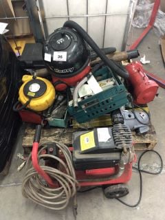 PALLET OF ITEMS INC HOOVER VACUUM CLEANER & SAND DISC