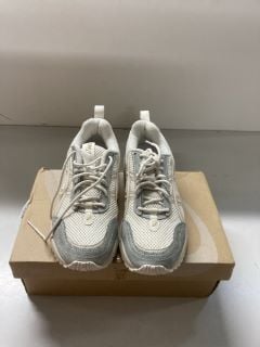 WOMENS ASICS GEL-1090 V2 OFF WHITE SIZE - UK 5