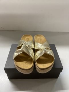 MINT VELVET NEL GOLD LEATHER STRAP SANDALS SIZE - UK 7