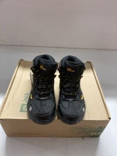 JACK WOLFSKIN VOJO TEXAPORE WALKING BOOTS IN BLACK SIZE - UK 4