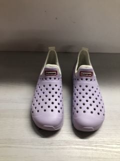 HUNTER TEMPERED MAUVE SHOES IN PURPLE - SIZE UK 1