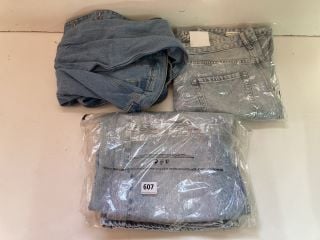 DESIGNER CLOTHING TO INCLUDE HIGH RISE JEANS SIZE 18