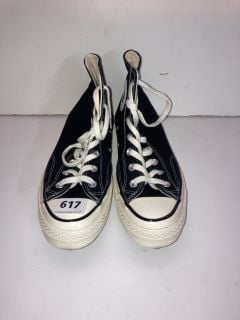 CONVERSE SNEAKERS SIZE 8