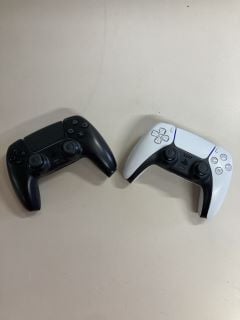 2 X SONY PLAYSTATION 5 DUAL SENSE CONTROLLERS