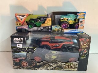 2 X R/C MODEL CARS TO INCLUDE ROCK CRAWLER