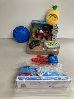 BOX OF TOYS TO INCLUDE R/C CARS