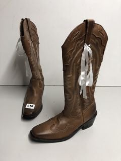 KNEE HIGH BROWN LEATHER BOOTS SIZE:6UK