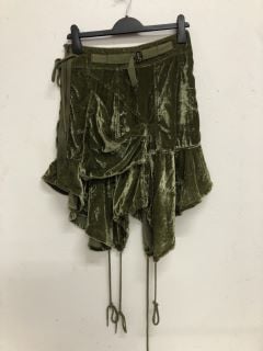 WOMENS SKIRT SIZE: 4 RRP: $168 (GRN)