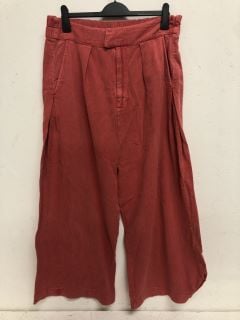 COOL HARBOR WIDE LEG SIZE: L RRP: £118 (RED)