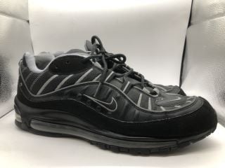 NIKE AIR MAX 98 BLACK SMOKE GREY UK SIZE 10.5 (RARE)