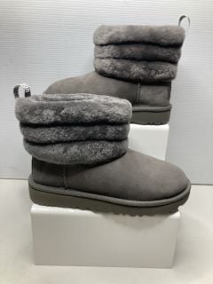 UGG WOMENS FLUFFY MINI QUILTED BOOTS UK SIZE 3