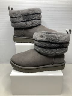 UGG WOMENS FLUFFY MINI QUILTED BOOTS UK SIZE 4