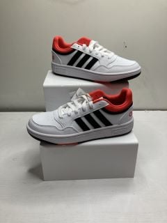 ADIDAS HOOPS 3.0 K UK SIZE 4