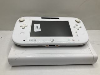 WII CONSOLE WITH CONTROLLER