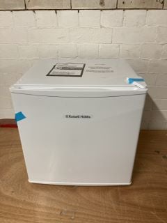 RUSSELL HOBBS UNDERCOUNTER MINI FRIDGE