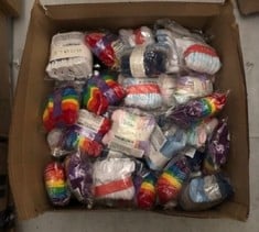 QUANTITY OF ASSORTED ITEMS TO INCLUDE 6 PACK NEWBORN ANKLE SOCKS : LOCATION - D