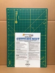 23 X SELF HEALING CUTTING MAT: LOCATION - G