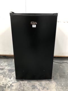 SIA LFS01BL-AMZ1 BLACK UNDER COUNTER FRIDGE, 91L CAPACITY, 48CM WIDE, FREESTANDING LARDER, E RATED, 2 YEARS PARTS AND LABOUR GUARANTEE [ENERGY CLASS F] RRP: £129