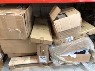 PALLET OF ITEMS INC 2+2 STORAGE UNIT