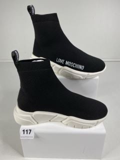 LOVE MOSCHINO TAGLIA TRAINERS UK SIZE 37