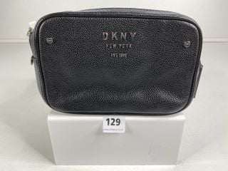 DKNYBRYANT PARK CAMERA ONE SIZE HANDBAG