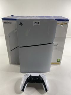 SONY PLAYSTATION 5 GAME CONSOLE IN WHITE/ BLACK: MODEL NO CFI-2016 (WITH BOX, CONTROLLER & POWER CABLE) (NO DISPLAY FAULT TO HDMI PORT TO BE SOLD AS SALVAGE/SPARES)  [JPTN41298]