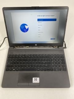 HP 255 G8 256GB LAPTOP IN GREY. (UNIT ONLY NO CHARGE UNIT) (DAMAGE TO LAPTOP ALSO SHADOW ON SCREEN). AMD RYZEN 5 5500U,   [JPTN41304]