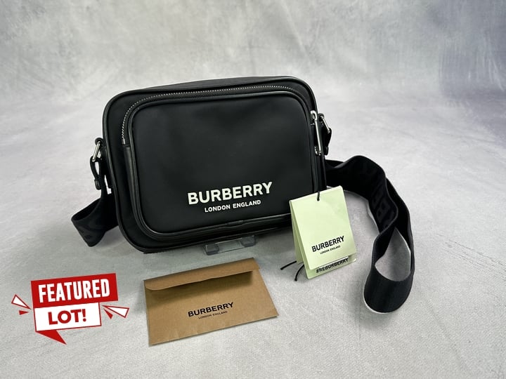 Burberry Paddy Shoulder Bag With Tags (Not Attached) And Sales Receipt  - 22x15x8cm(Approx) (MPSS02726971) (VAT ONLY PAYABLE ON BUYERS PREMIUM)