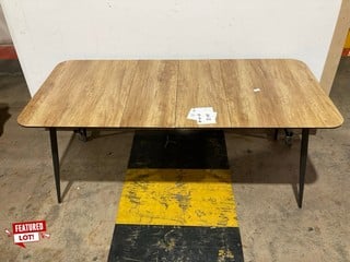 1 X WOODEN TABLE WITH REMOVABLE SECTIONS