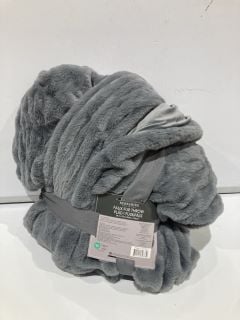 QTY OF BERKSHIRE FAUX FUR THROW GREY