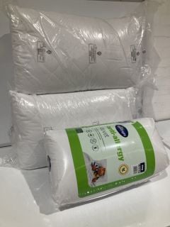 QTY OF ITEMS INCLUDING SILENTNIGHT ANTI-ALLERGY DUVET