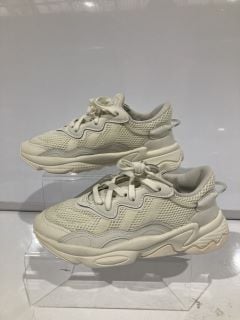 QTY OF ITEMS INCLUDING ADIDAS IVORY TRAINERS