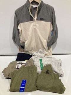 BOX OF CLOTHES INCLUDING CHAMPION GREEN LARGE JUMPER & BRIGGS SMALL JEANS SHORTS