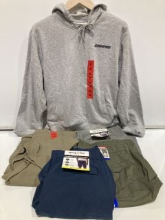 BOX OF CLOTHES INCLUDING UNIONBAY SIZ 36 JEAN SHORTS & CHAMPION MEDIUM JUMPER