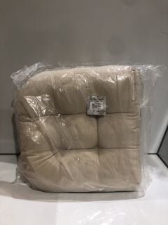 QTY OF ITEMS TO INCLUDE PATIO SEAT CUSHION