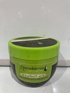 A BOX TO INCLUDE MACADAMIA NATURAL OIL DEEP REPAIR MASQUE